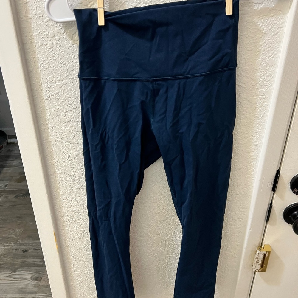 Dark blue capri lululemons